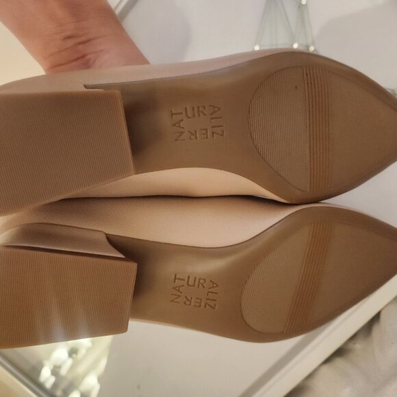 Naturalizer Georgia Pumps. NIB. Blush is the color. Size 6.5 - Picture 9 of 12